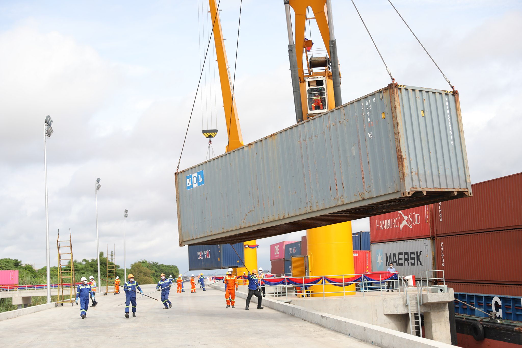 គម្រោងប្រព័ន្ធផ្លាស់ប្តូរ ទិន្នន័យអេឡិចត្រូនិកនៅកំពង់ផែ (Port EDI)កំពុងដំណើការដោយរលូន