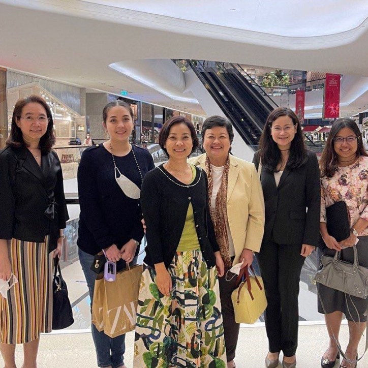 ពិតជាអស្ចារ្យណាស់! លោកជំទាវ ជា សិរី សរសើរ KHQR Code របស់ធនាគារអេស៊ីលីដា ទូទាត់បានយ៉ាងទូលំទូលាយតាមហាងនានានៅប្រទេសថៃ