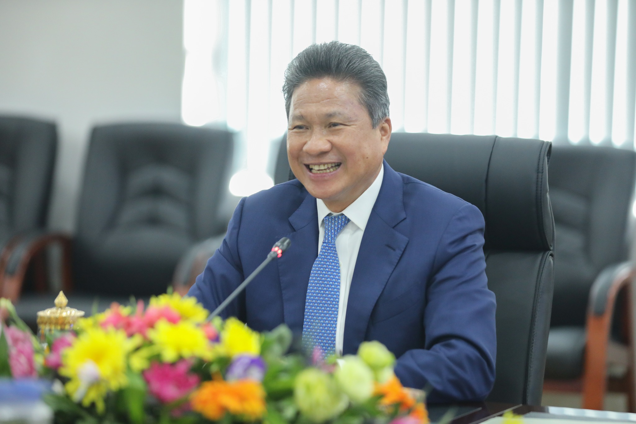 ក្រុមហ៊ុន​ជប៉ុន​មានបំណង​ចង់​នាំ​គ្រឿងចក្រ​កែច្នៃ​សំរាម​ផ្លា​ស្ទិ​ក​ទៅជា​បេតុង​កៅស៊ូ​(AC) ម​កម្ពុជា​