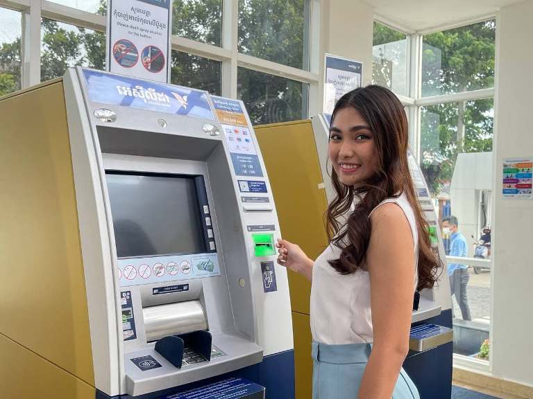 អេស៊ីលីដាផ្តល់នូវភាពរីករាយជាមួយអតិថិជន​សម្រាប់​ដំណើរ​កំសាន្ត​ឆ្លងឆ្នាំសកលជាមួយការ​ប្រើ​ប្រាស់​សេវាទូទាត់​ឌីជីថល​អេស៊ីលីដាម៉ូបាល