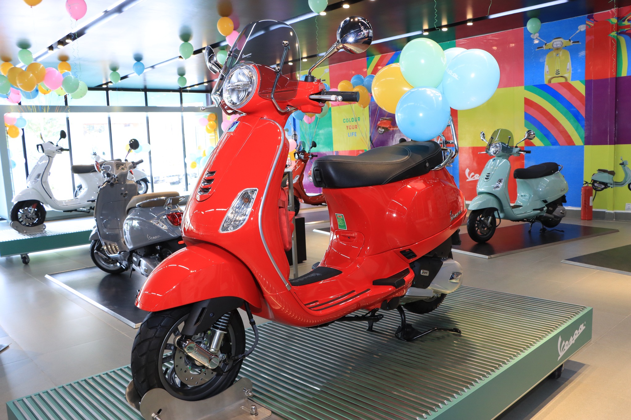 Vespa Launches in Cambodia
