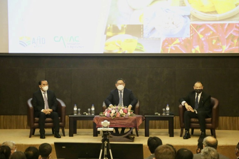 កម្ពុជាបើកដាក់ឱ្យដំណើការទីកន្លែងផ្តល់ព័ត៌មានអំពី​វិនិយោគ​ក​សិ​-​ចំណីអាហារនៅCDC   