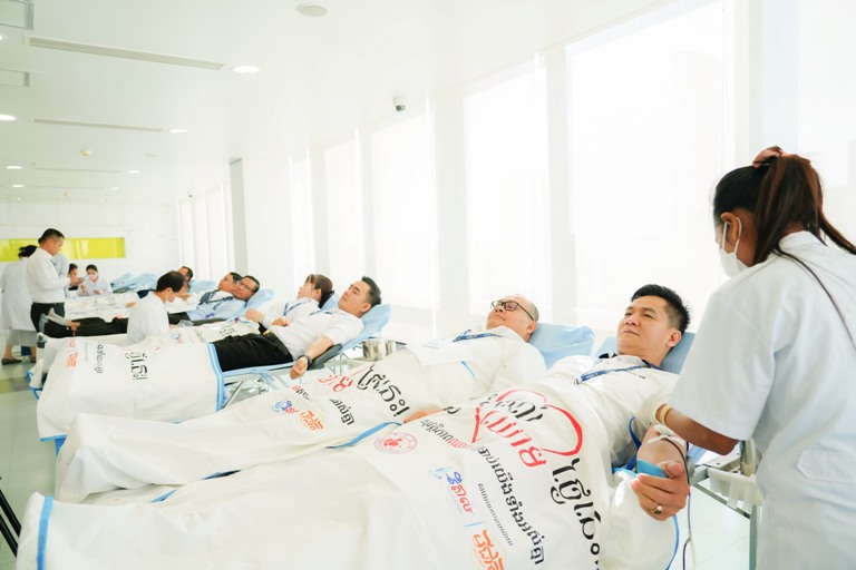 ការចូលរួមបរិច្ចាគឈាមរបស់កម្មករនិយោជិត  ធនាគារ អេស៊ីលីដា ភីអិលស៊ី គ្រប់លំដាប់ថ្នាក់